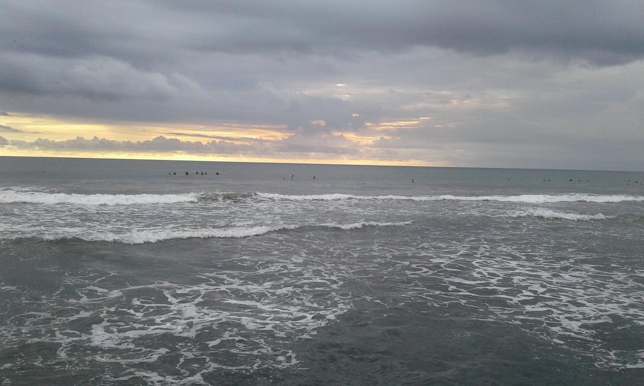 קוטה לומבוק Repag Wayan Canggu Hostel מראה חיצוני תמונה